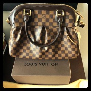 💯Authentic Louis Vuitton Trevi PM in Damier